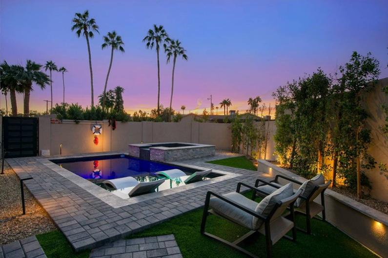 Luxury Golf Stays at Scottsdale Vacation Home - Old Town Modern by Hozho
